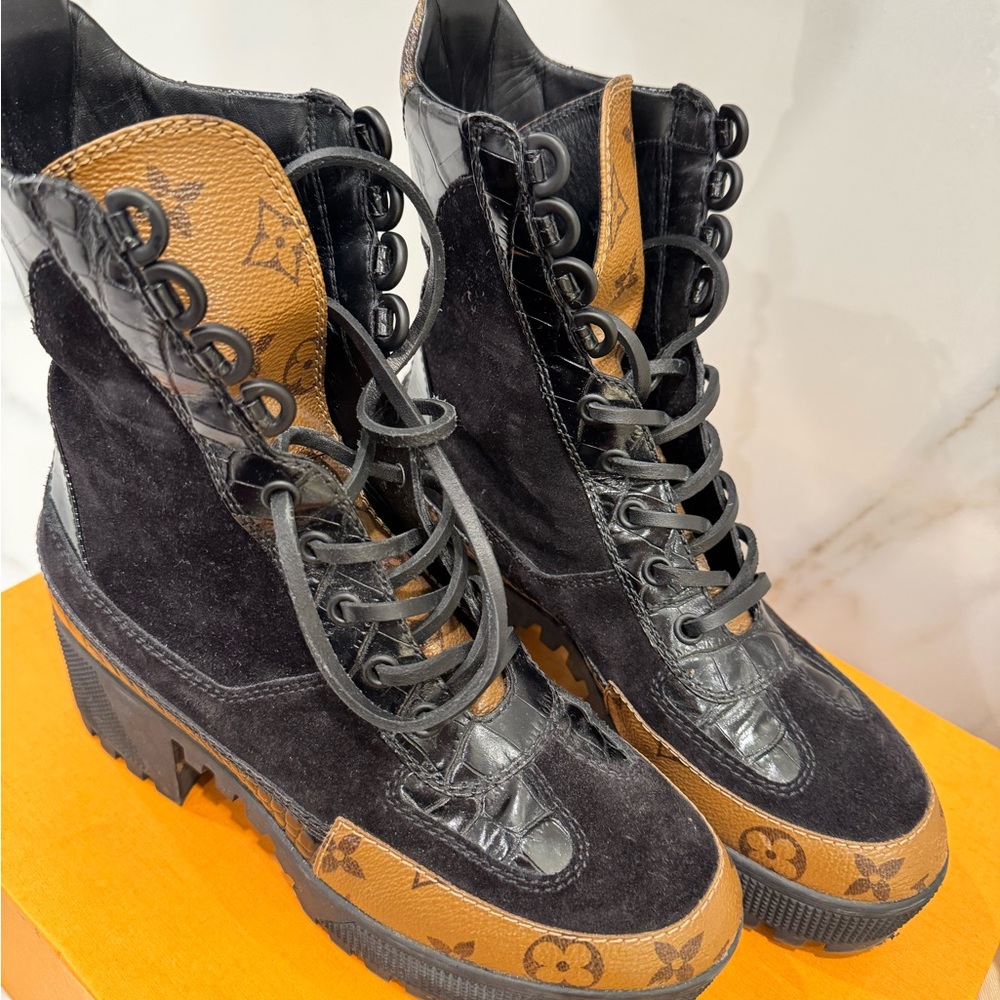 Authentic Louis Vuitton Monogram Combat Boots – Size 36 / US 6 - Picture 7 of 11